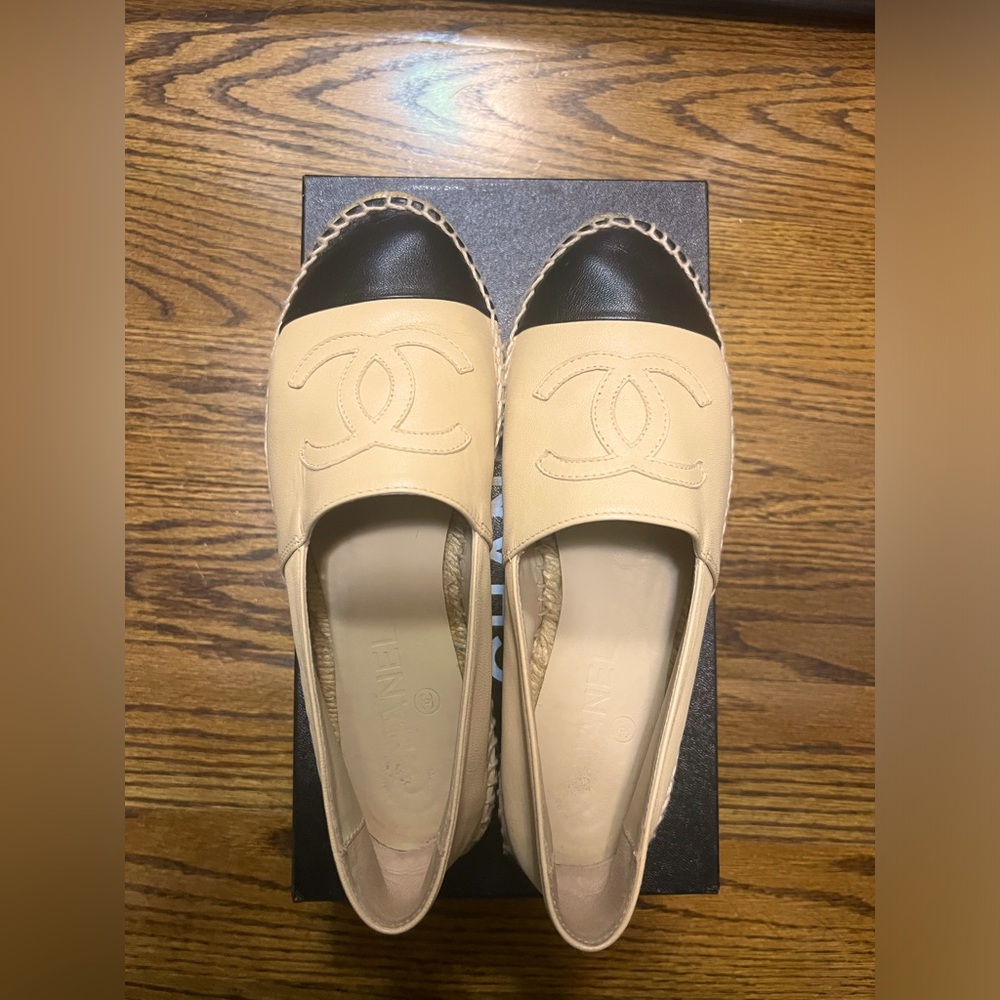 CHANEL Espadrilles Lambskin in Beige & Black Size 36
